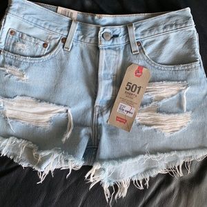 Brand New Levi’s 501 Mid Rise Short